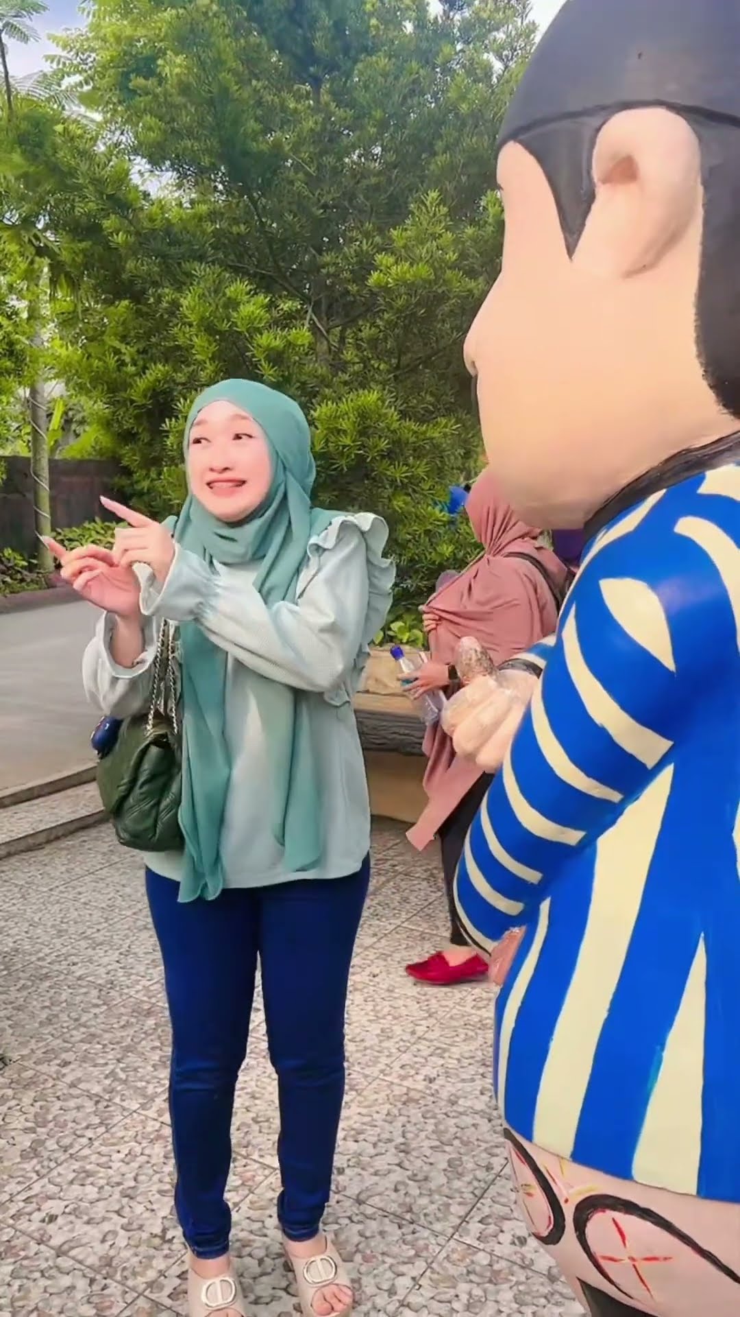 SUNGKEM KETEMU PAK RADEN ?