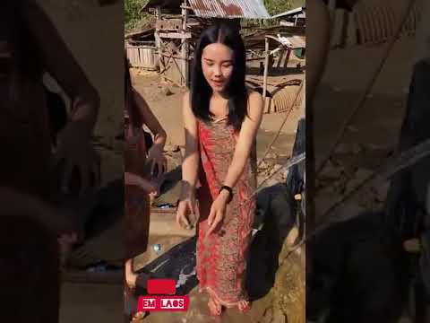 Shower Beautiful Hmong Girl - Nkauj Hmoob Da Dej Zoo Saib Txhaj Plawg #0032