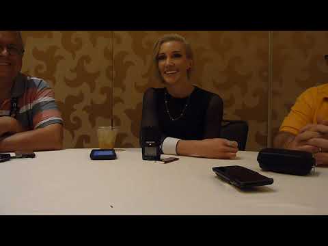 Arrow SDCC: Katie Cassidy (Laurel Lance)