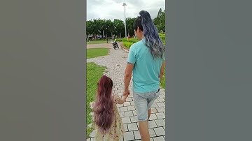 Hai cha con ngoặm tóc giả quẩy giữa công viên #tocngoam