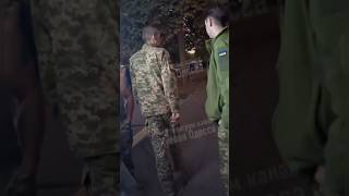 🔥 Дама Прогнала ТЦК | Они В Страхе Прыгнули В Бусик 😳 #тцк #тцксп #тцктасп #бусификация #одесса