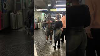 Les voleurs de métro a Paris #comedy #humour #viral #fyp #foryou #prank #viralvideo #metro #paris