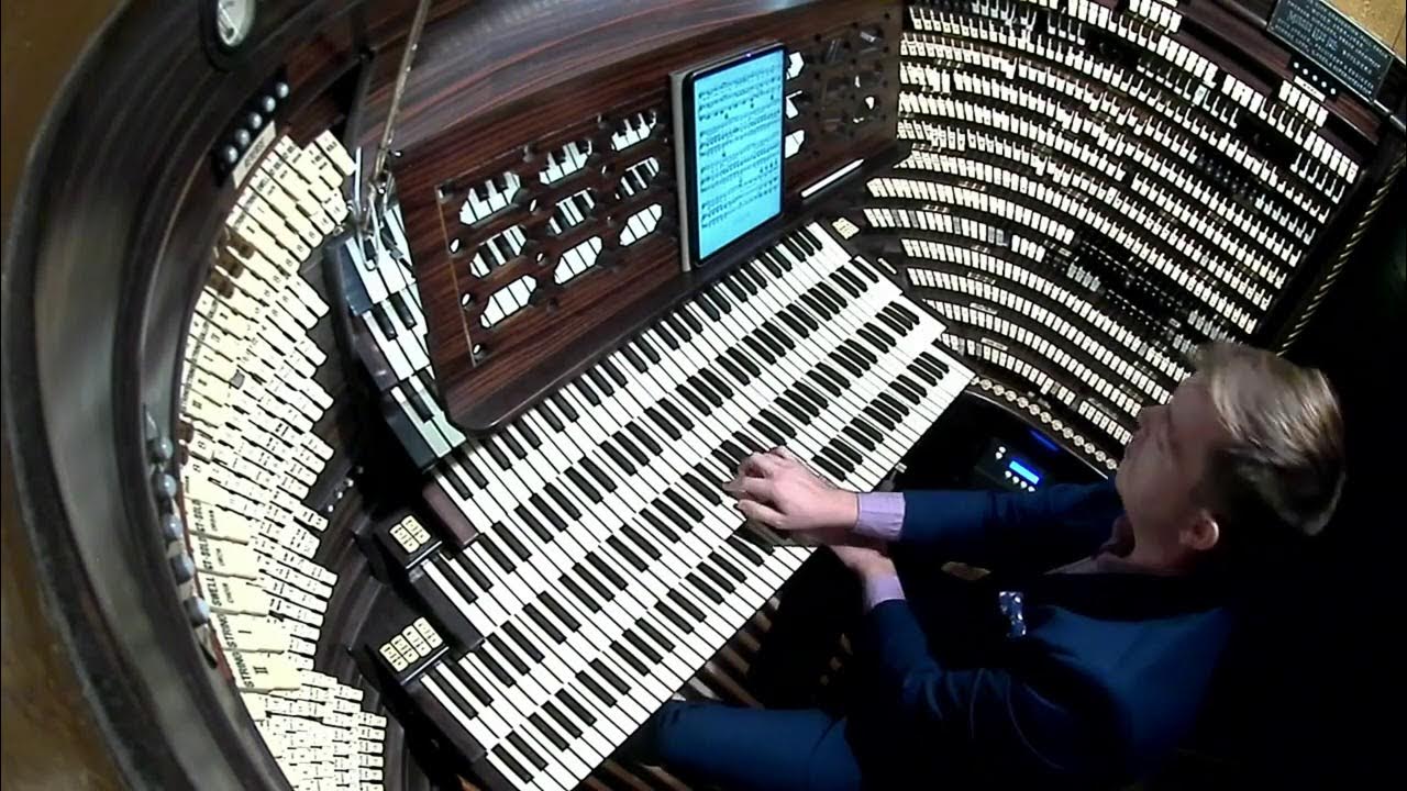 Organist Josh Stafford plays Bohemian Rhapsody on the largest pipe organ in the world - YouTube