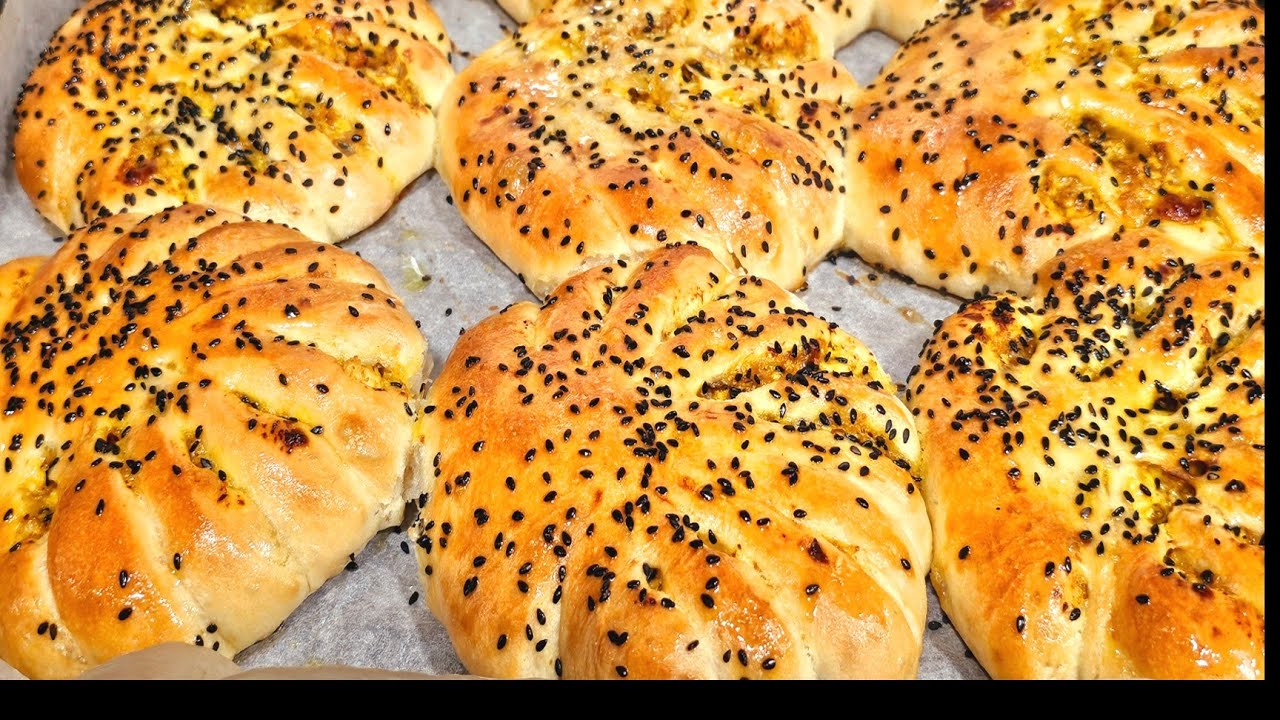 فطائر الشتاء 👌ولا جربتيهم عمرك تستغناي عليهم 😉 حدريهم للعشاء أو الكوتي 😋لذتهم لا تقاوم 😋