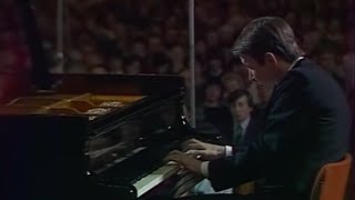 Mikhail Pletnev plays Liszt Hungarian Rhapsody no. 12 - video 1987