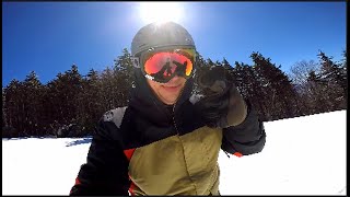 Snowboarding Snowshoes Upper Shays Revenge connecting to lower Cupp Run. Looking at the board