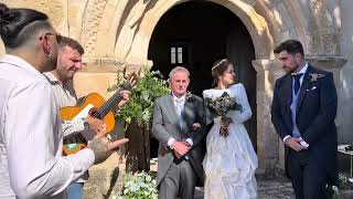 Cantando a la novia en la iglesia - Tú sabes cuanto te quiero // Cerrado Por Vacaciones