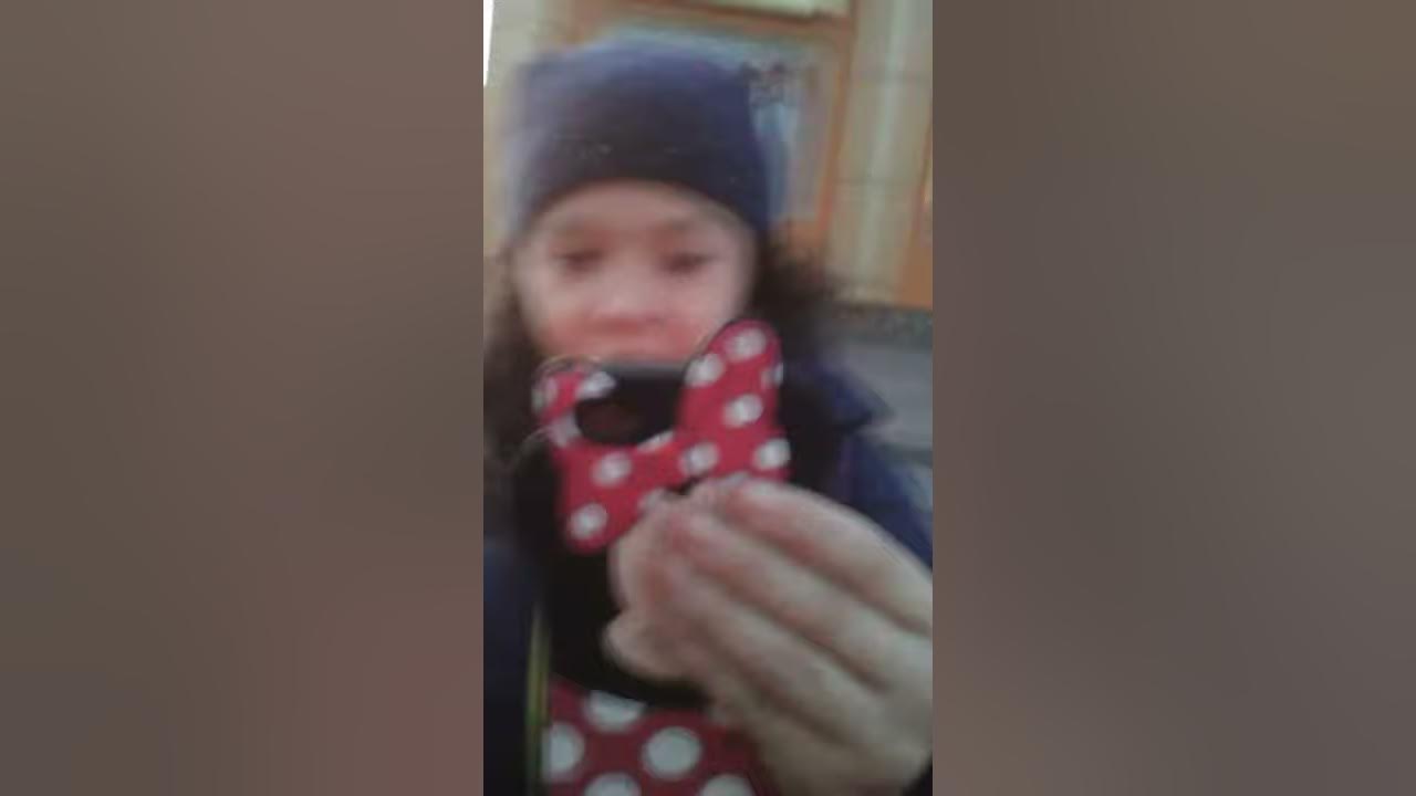 Два хлопця і дівчина - YouTube