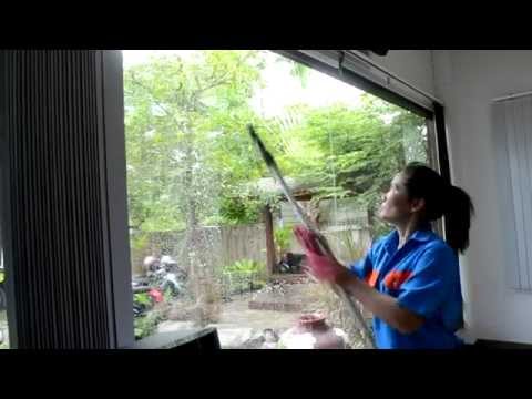 วีดีโอ: วิธีล้างกระจกไร้ริ้วที่บ้าน - วิธีการต่างๆ