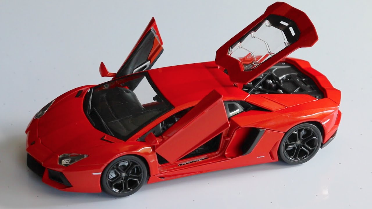 Springen medeklinker verkenner Review - 1:18 Scale Bburago Lamborghini Aventador LP700-4 - YouTube