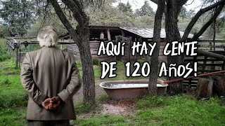 Compró un CAMPO con un CEMENTERIO antiguo  y vive SOLO aquí a sus 80 AÑOS | Corrientes