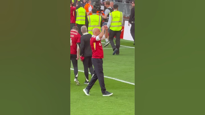 Arne Slot goes full Klopp with the fist pumps #liverpoolfc