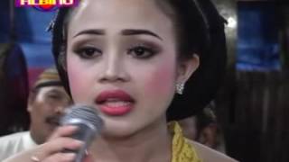 Download Bowo Kutut Manggung Komplit Palaran Sidhen Rini,ririk,intan,tomo Mc Video MP3 Bowo Kutut Manggung Komplit Palaran Sidhen Rini,ririk,intan,tomo Mc