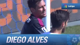 Paradón De Diego Alves Al Despejar Un Cabezazo De Feddal