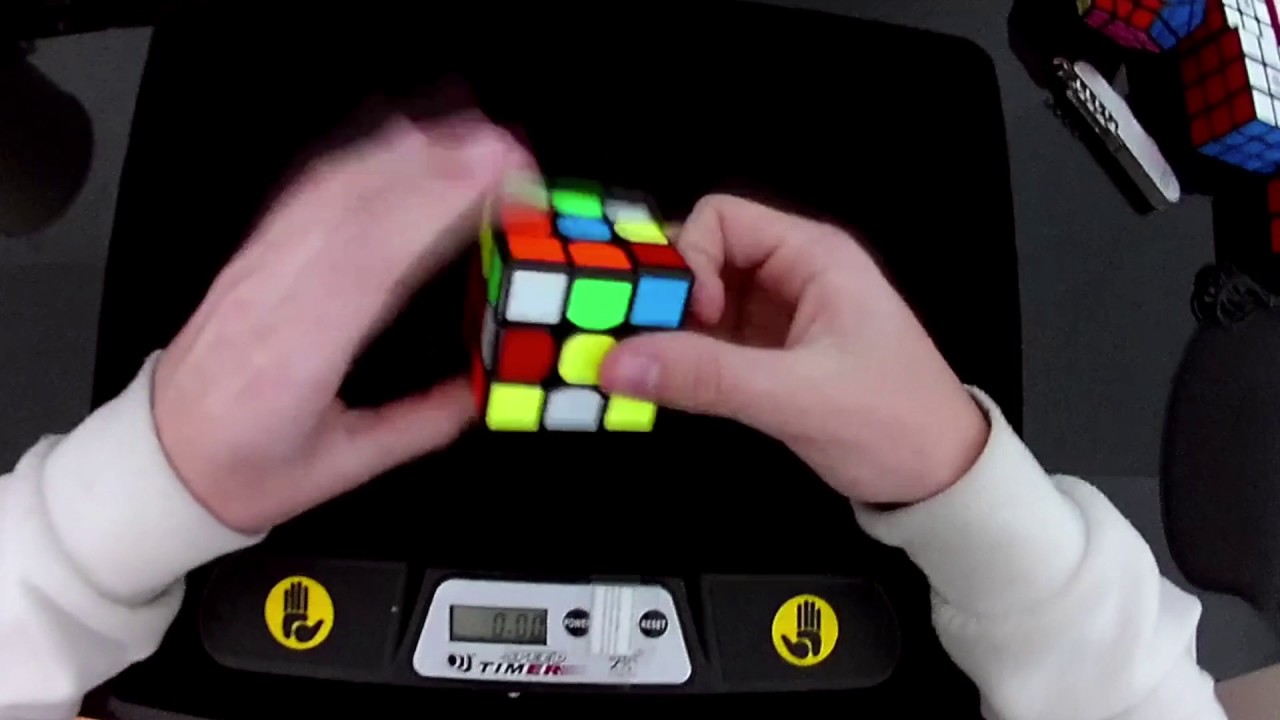 What a Speedcuber sees VS. What normal people see