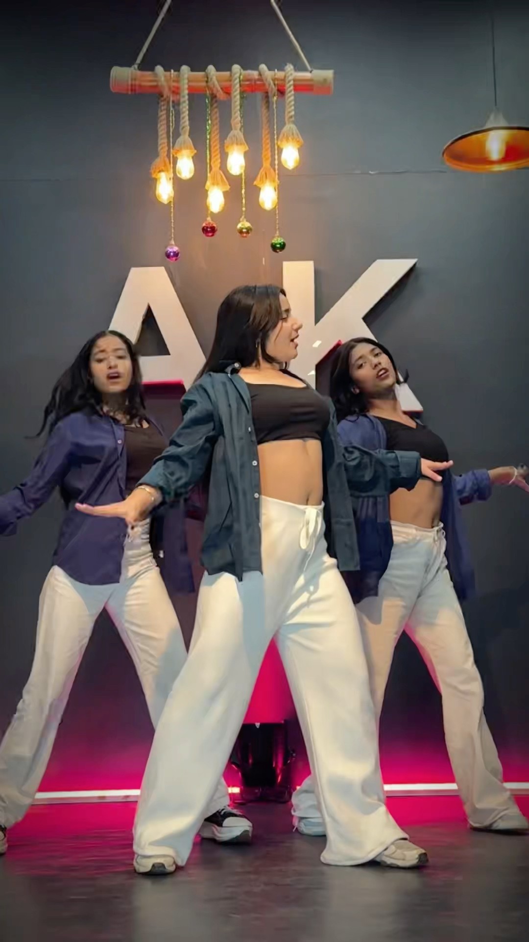 Bs pyaar hi h maanga? #dance #youtube #ytshorts #look #trending #trio #upneetkaur