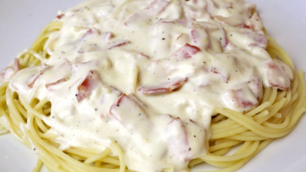 Espaguetis carbonara - Spaguetis con salsa de nata y bacon - YouTube