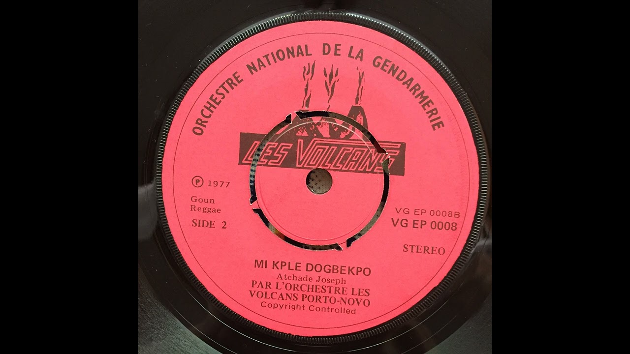Orchestre Les Volcans Porto-Novo - Mi Kple Dogbekpo - YouTube