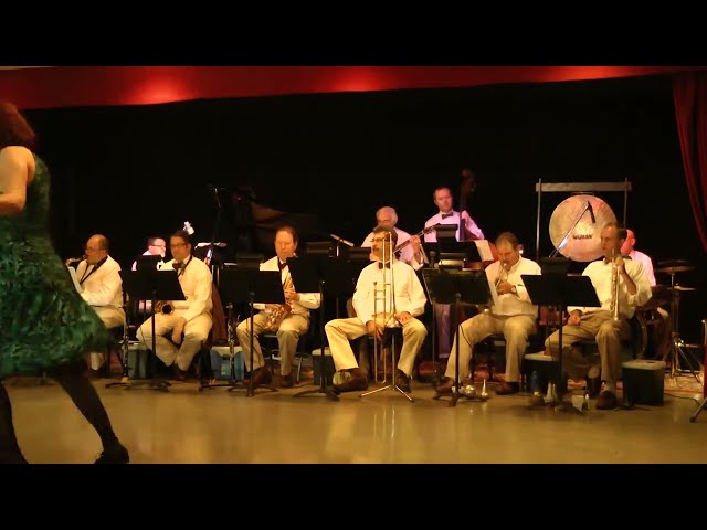 I'm Gonna Stomp, Mr. Henry LeePhil Ogilvie's Rhythm Kings