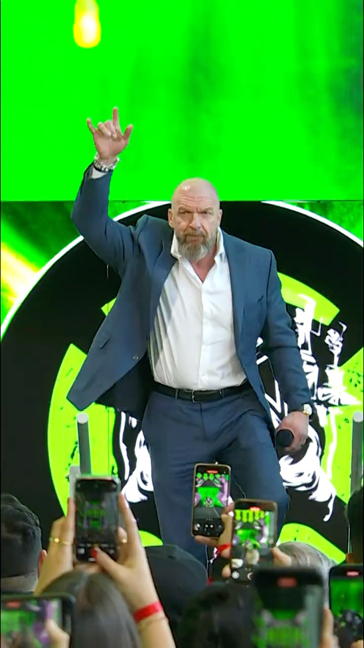 Triple H is here and he’s setting the stage for the #WWERaw on Netflix Kickoff ???