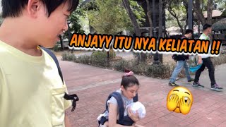 REAKSI ISTRI JEPANG LIAT CEWE PIPIS DI JALAN RAYA