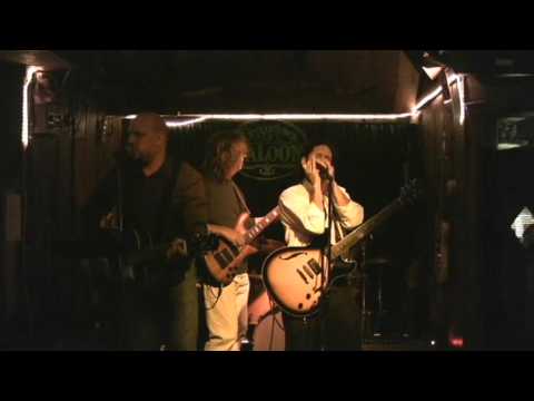 Ice Brothers - Hologram Heart Live at the Georgeto...