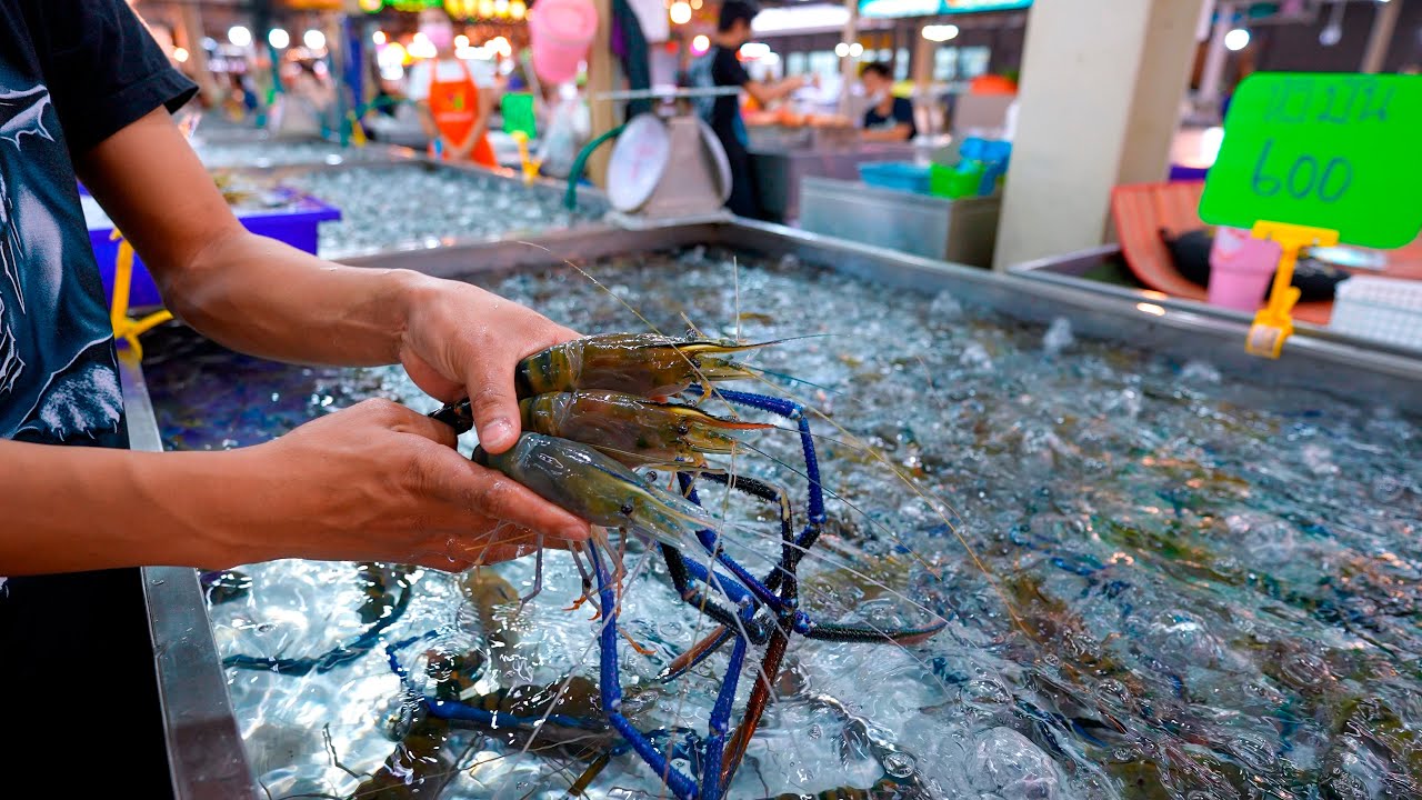 Eating at a Seafood Market in Bangkok Thailand - YouTube