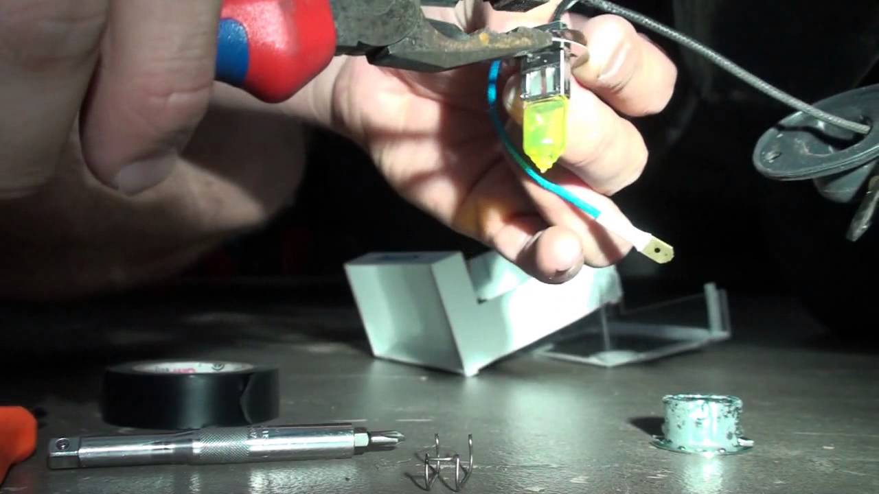 vision spinner 2 Fog Light Bulb Install VX HSV Clubsport,GTS,Senator - HowTo