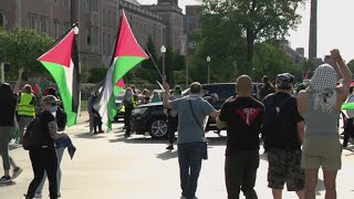 Driver clashes with ProPalestine demonstrators, drives through crowd of protesters near Forest Park