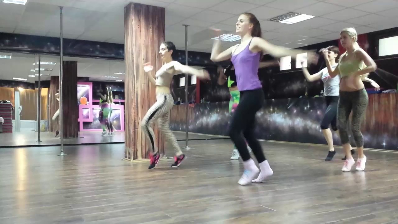 Sambalkinhas samba no pe choreography by Salgueiro - Batucada