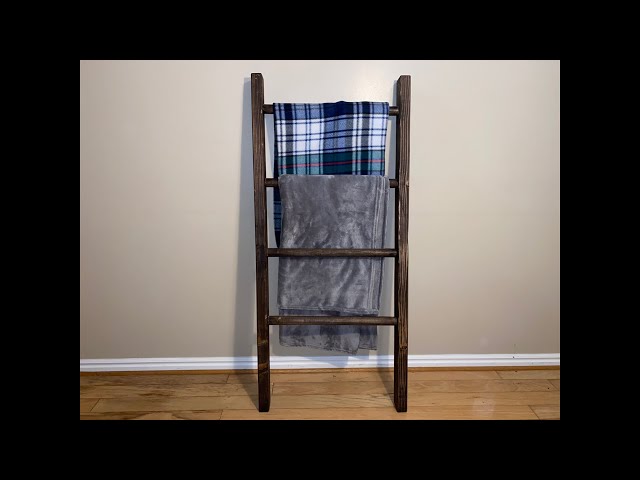 DIY Blanket Ladder Under 12$ class=