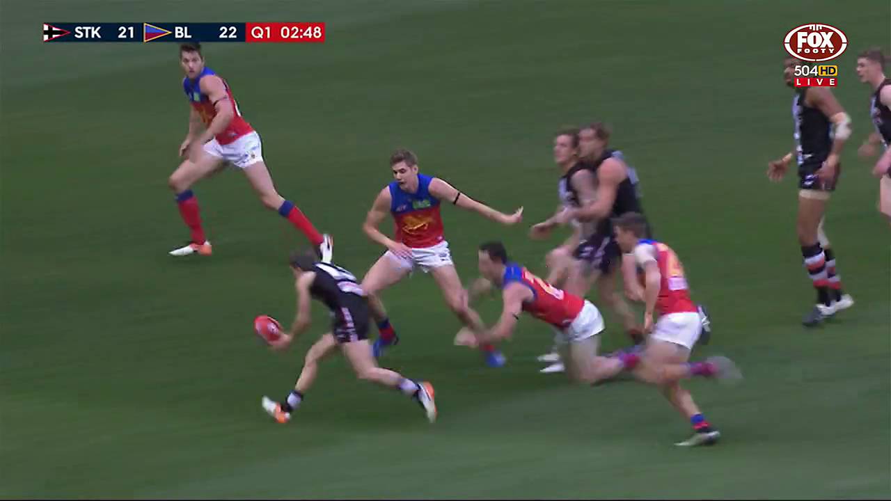 Lonie swoops and scores - AFL