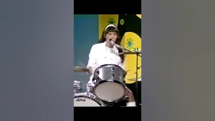 Drum solo by 18-year-old Karen Carpenter (1968) #s...