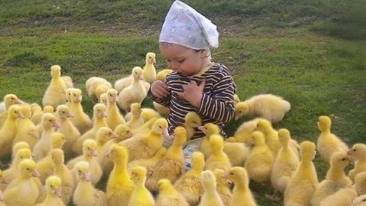 When Your Baby and Farm Animals Instantly Become Best Friends ❤️