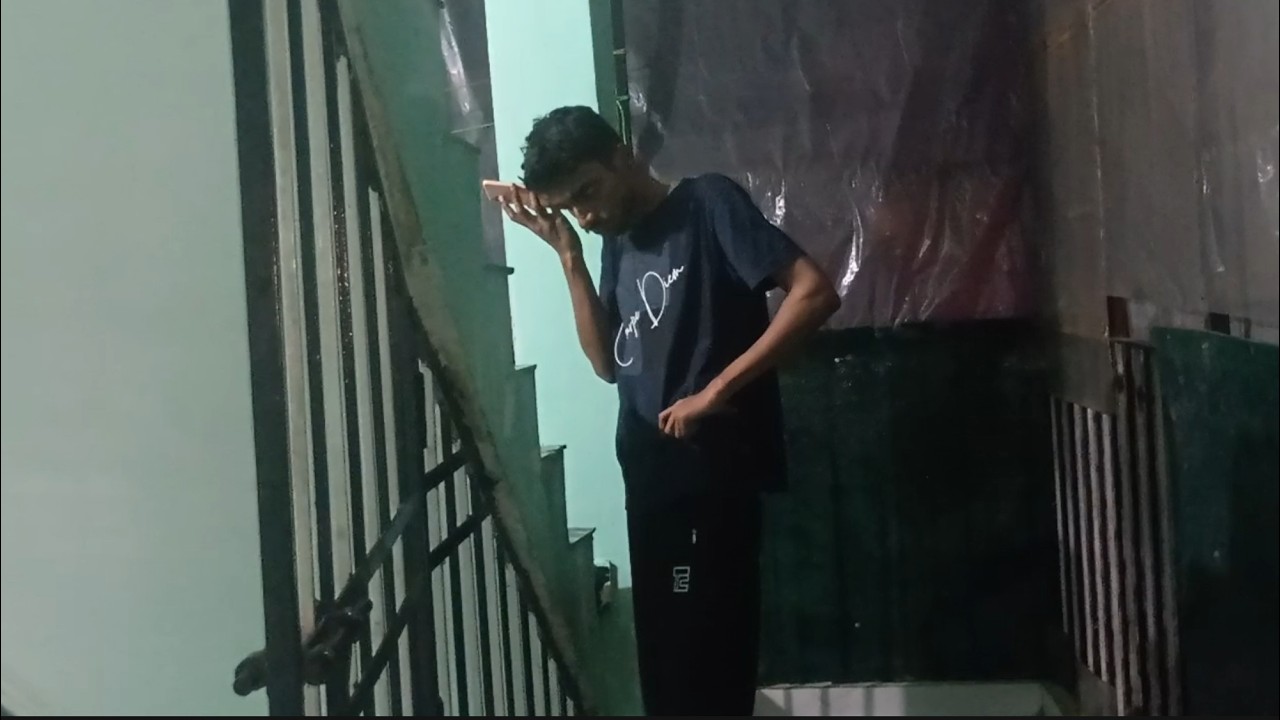 Akhirkar  phone  mil gaya