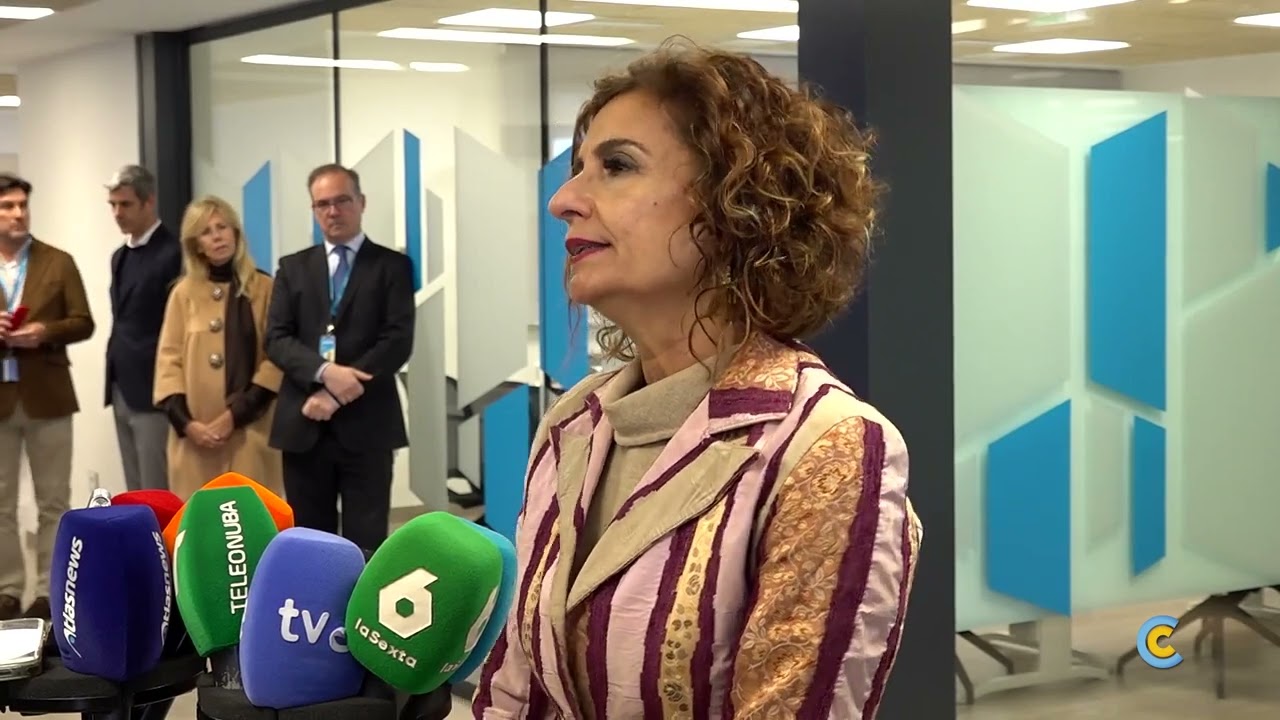 Montero subraya el papel clave de Huelva en la red de energía verde