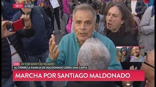 Julio Bazán atacado en la marcha de Santiago Maldonado