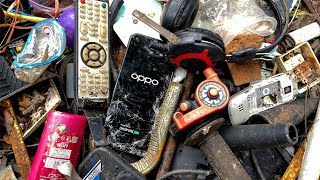 Looking for a phone in the junkyard || Restoration phone from junkyard