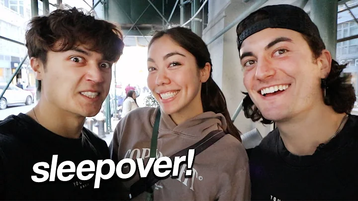 Hosting a SLEEPOVER at Ur Mom's House!