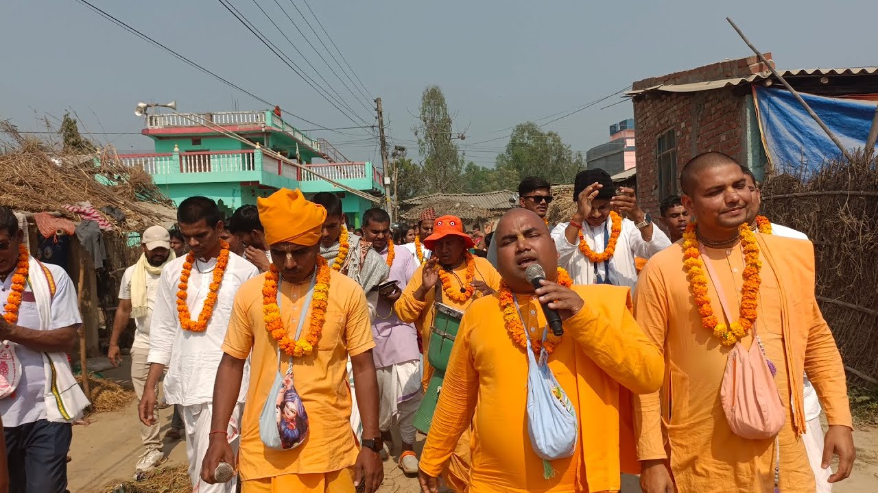 हरे रामा हरे कृष्णा कृष्णा कृष्णा हरे रघुपति राघव राजा राम पतित पावन सीता राम गोविंद जय जय गोपाल जय 