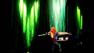 Tori Amos - Fast Horse live at Atlanta, GA, USA, July 27, 2009