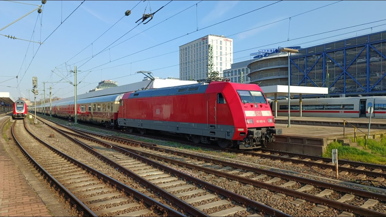 101 001-6 zieht AKE Rheingold Sonderzug (14 Wagen) in/aus dem Bahnhof Mannheim