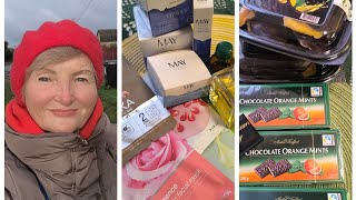 картинка: Я Дома Я В КИЕВЕ 🙏  Косметика 👌 Бюджетный Лосьон и Даже СЛАДОСТИ 😀
