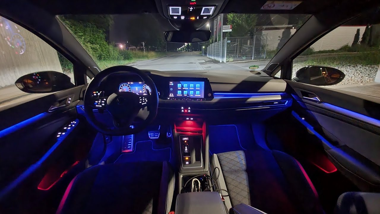 2021 VW Golf 8 R - at night  Ambientebeleuchtung 