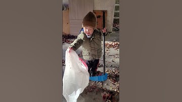 mommy open the garbage bag #cute #cleaning #cleanup #kids #shorts