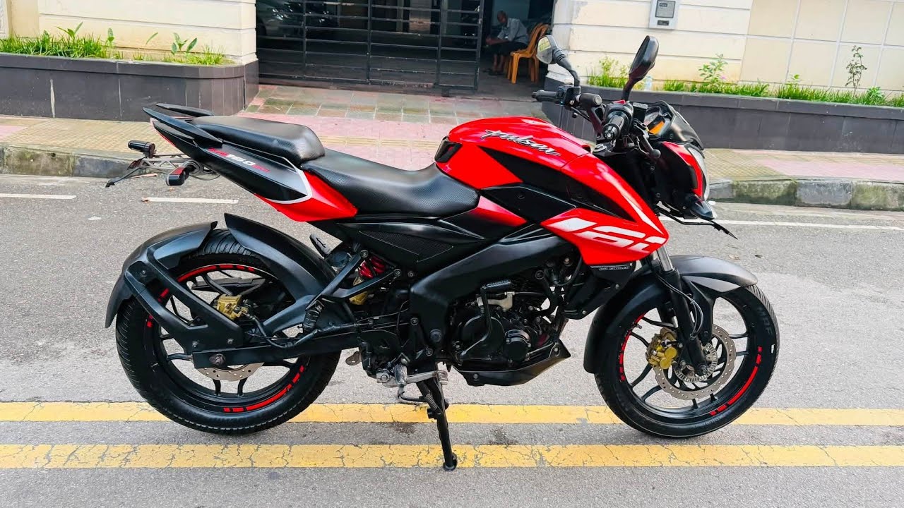 Bajaj Pulsar NS 160 2021 Red
