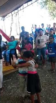 dansa Timor terkocak 😅😄 versi anak kecil
