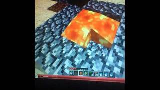 trucos minecraft / como hacer  una pares de agua para protejer casa screenshot 2