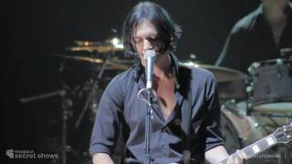 Placebo performing Blind chords