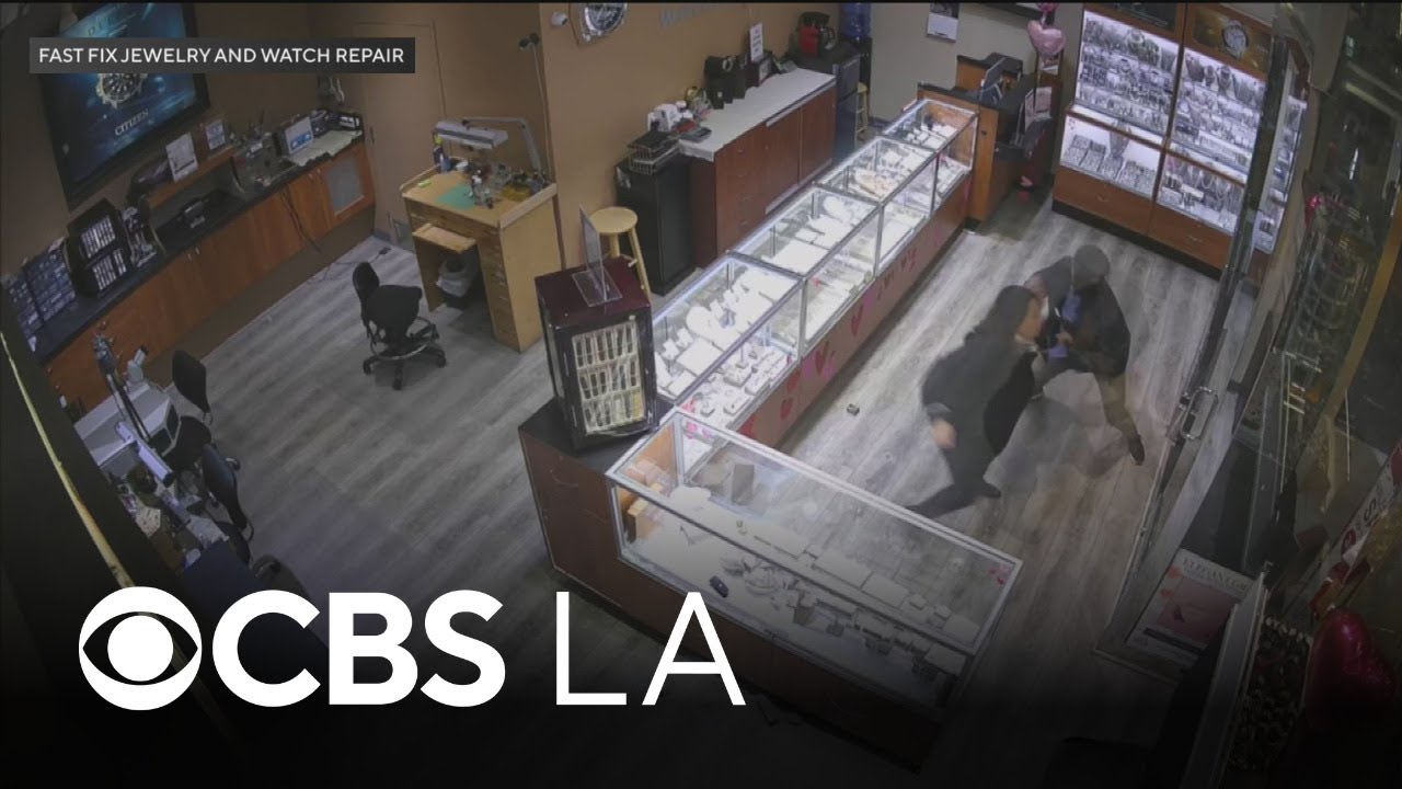 Video shows San Bernardino County jewelry store employee fighting back during robbery